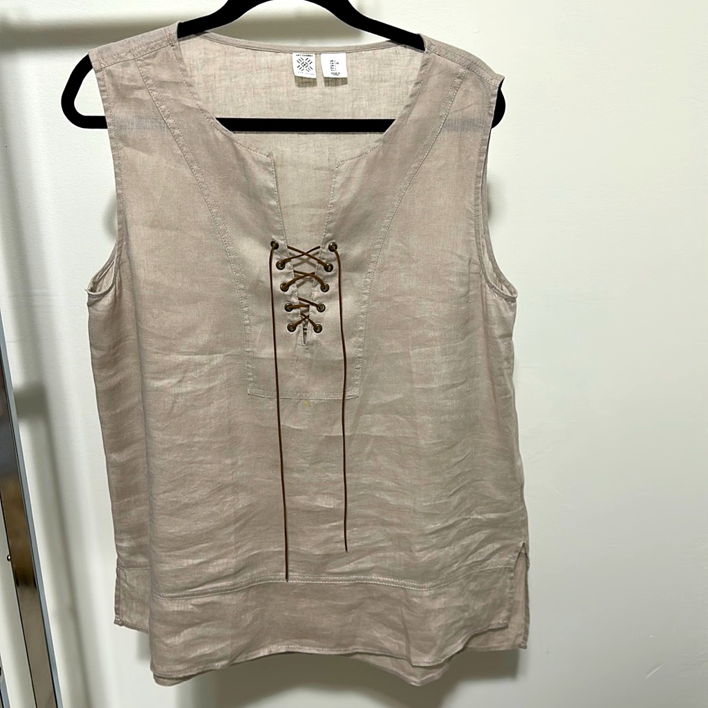 Artisan Ny Large Sleeveless V-Neck Crisscross Pull Through String Top.
